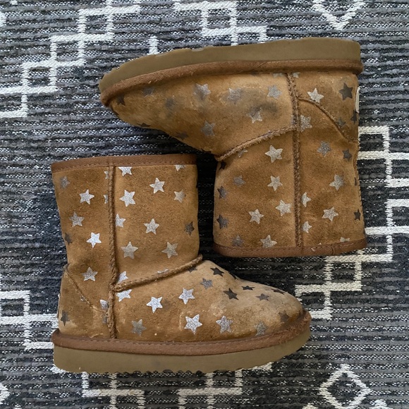 UGG boots children’s size 11 boys girls star print - Picture 2 of 9